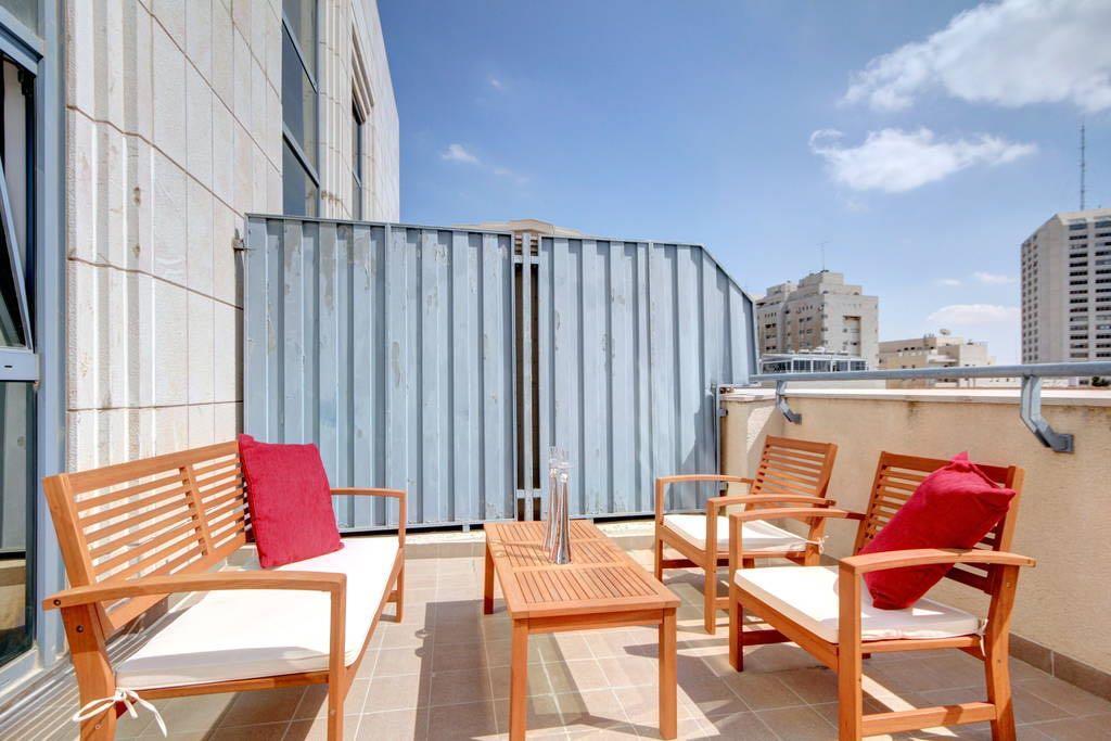 Peaceful- Windows of Yerusalem Bagian luar foto